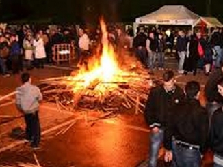 Si rievoca il rito del Piant&egrave; magg con musica e fuochi artificiali 1