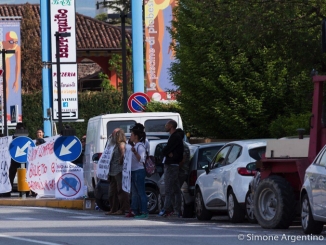 Piobesi: animalisti manifestano di fronte al tendone del circo "Millenium"