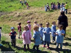 Dietro al Salone di Vezza nascerà un bosco, grazie ai bimbi e alla Regione 7