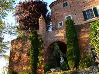 Domenica 14 maggio, Note e parole al castello di Monteu Roero