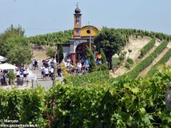 David Tremlett inaugura la cappella restaurata a Coazzolo. Ecco le foto 3