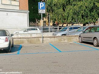 Sosta in piazzale Giovannoni, ma non per i disabili