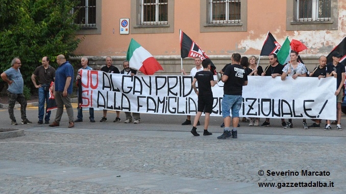 Forza Nuova protesta in piazza Garibaldi contro il Piemonte Pride