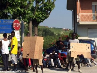 Otto immigrati sono al lavoro per il Comune di La Morra