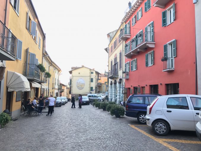 Domenica primo ottobre visite guidate al borgo di Neive 1