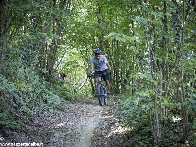 Se il turismo si muove in e-bike tra le rocche del Roero 1