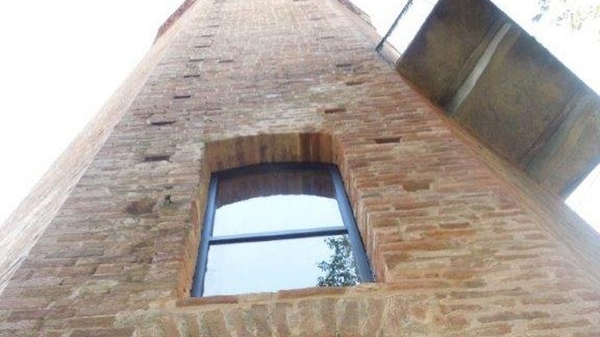 La torre decagona di Corneliano presto sarà agibile all'interno 2