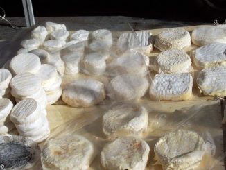 Formaggi e salumi senza etichetta. §A