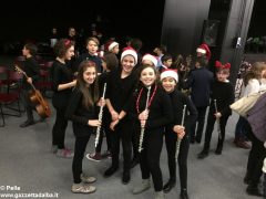 Una festa di note per il concerto di Natale della media Pertini 2