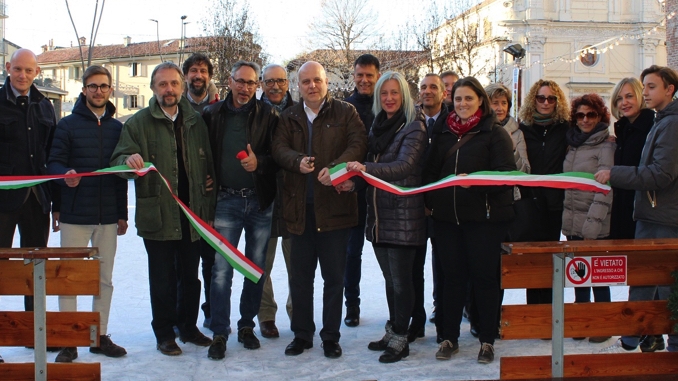 Alba: inaugurata ufficialmente la pista di pattinaggio in piazza Pertinace
