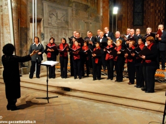 Il coro polifonico in un concerto spirituale di buon anno a Rodello