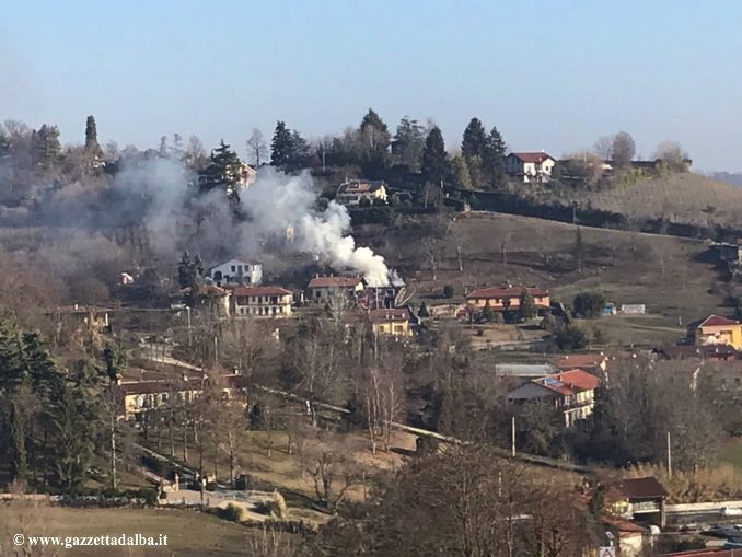 Bra: domato incendio divampato nelle vicinanze di una casa