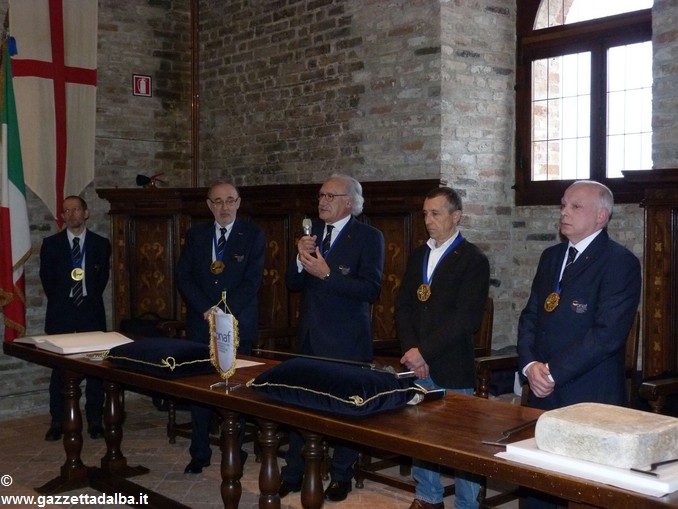 Diplomati al castello di Grinzane i nuovi assaggiatori di formaggi 1