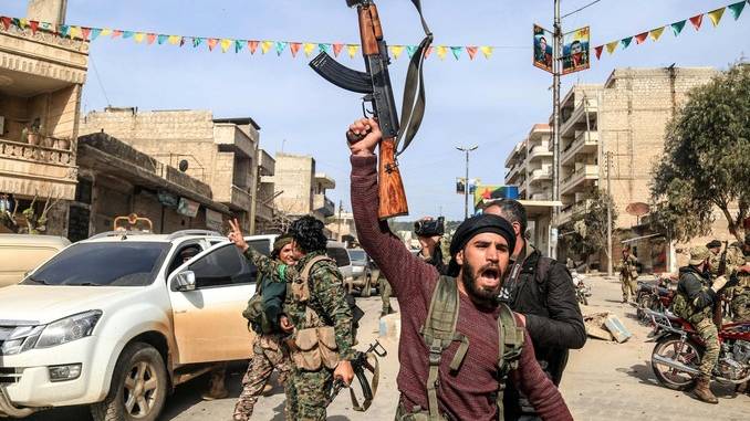 Mobilitazione ad Alba in difesa di Afrin, la città curda espugnata dalla Turchia in Siria