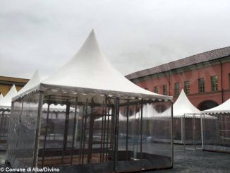 Alba ospita La dolce valle, niente parcheggi in piazza Falcone