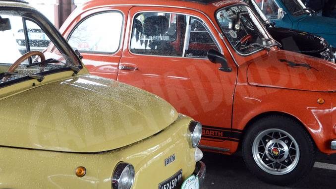 Un centinaio di storiche Fiat 500 in città per “61 Anni 500 - XII Edizione” 1