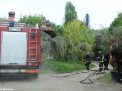 Grosso incendio, senza feriti, presso un vivaio di Roddi. Il video 2