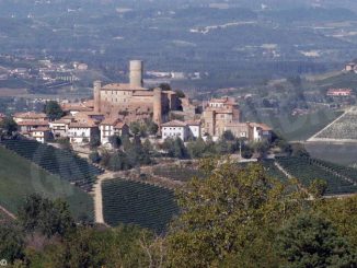 Una parte del castello di Castiglione Falletto è stata ceduta