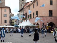 Spettacolo di sbandieratori e musici ad Alba per Bandiere per un amico 6