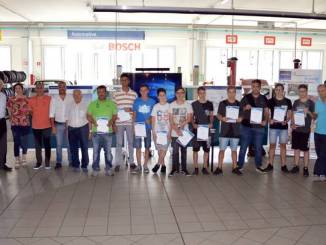 Il gruppo Mollo consegna i diplomi agli allievi dei Cfp salesiani di Bra e Fossano