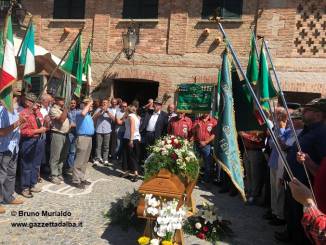 Celebrati i funerali del barolista Beppe Rinaldi