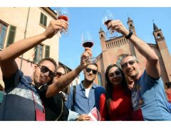 Una folla di appassionati alla 20ª Festa del vino, ecco le foto 3