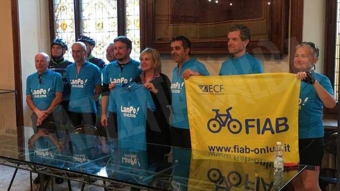 Accolto ad Alba il primo LanPo bike tour