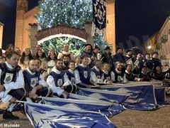 Il Natale si avvicina: in piazza Duomo da Alba ci sono albero e presepe 2