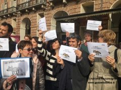 Attacchi alla stampa, i giornalisti in piazza a Torino