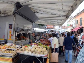 Murazzano: il Comune boccia i distributori sulla piazza
