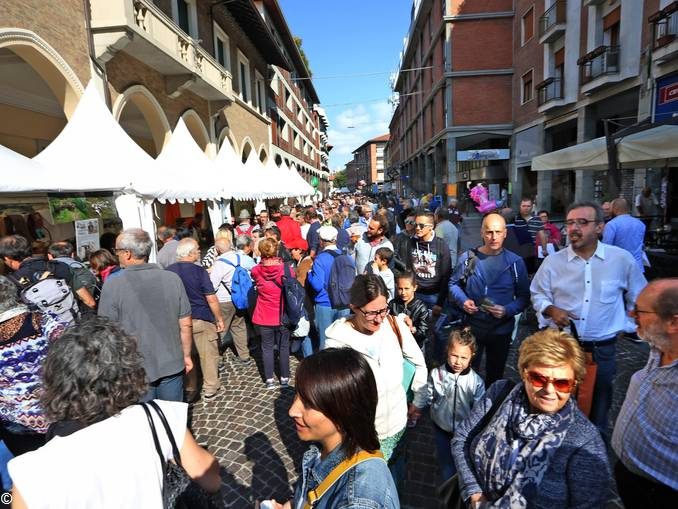 Il biodegradabile è meglio per l’ente Fiera del tartufo