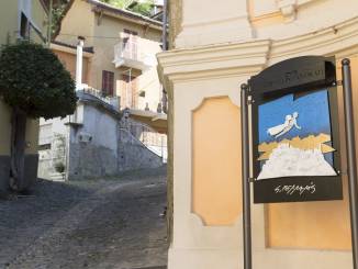 A Canelli tappi di spumante per celebrare l'amore