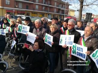 Asti-Cuneo: protesta dei sindaci alla salita del Bergoglio