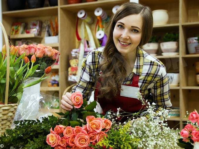 Fai i tuoi acquisti nei negozi di vicinato: l’Associazione commercianti albesi lancia la campagna #aduepassi