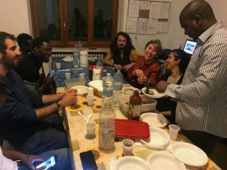 Sabato 30 marzo i richiedenti asilo di Alba e Bra aprono le porte per una cena dal mondo