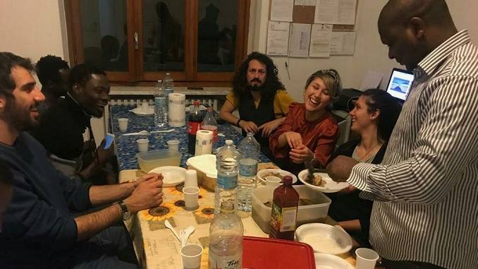Sabato 30 marzo i richiedenti asilo di Alba e Bra aprono le porte per una cena dal mondo