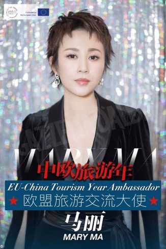 La star cinese Ma Li gira alcuni filmati promozionali per il turismo in Piemonte a Grinzane e alla Bernardina