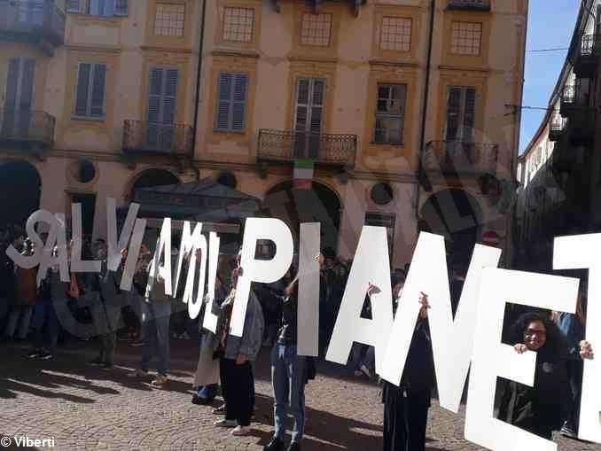 Fridays for future si manifesta ad Alba e in tutto il mondo 3