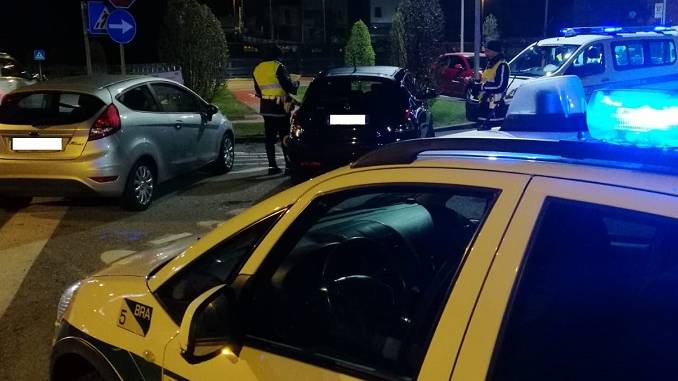 Fermato automobilista a Bra con un tasso di alcol nel sangue quattro volte oltre il limite di legge