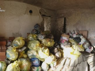 Ceva: rifiuti abbandonati in una casa in ristrutturazione