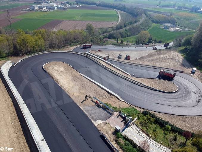 Lavori conclusi sulla strada del Bergoglio a Roreto: riapre nella serata di giovedì 18 aprile