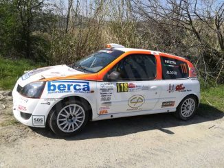 Il pilota Sergio Patetta al via del trofeo Renault