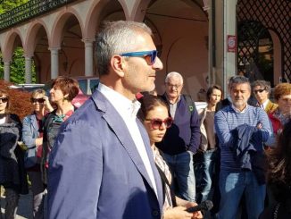 Gianrico Carofiglio legge Lussu nella prima passeggiata letteraria della fondazione Mirafiore 1