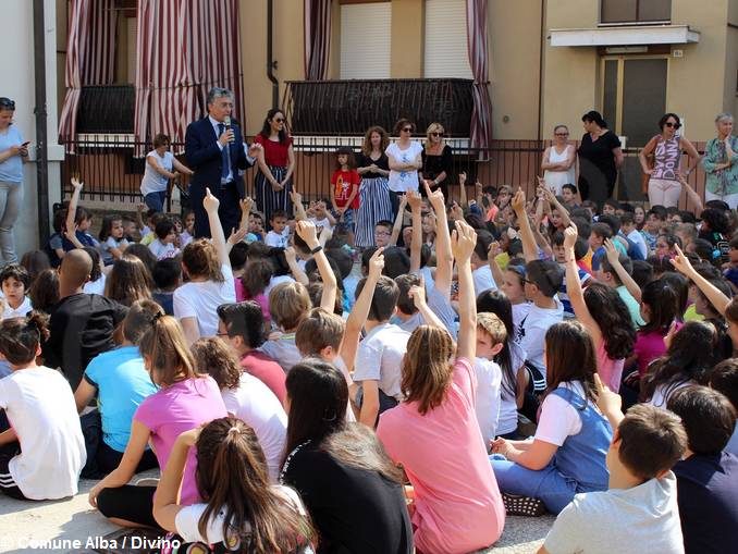 Festa di fine anno per il Piedibus: premiate le classi che partecipano di più