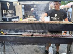 Fotogallery: il mercato europeo in piazza Sarti 6