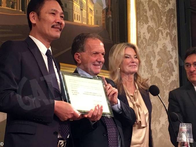 Il senatore Perosino premiato dalla Camera di commercio cinese 1