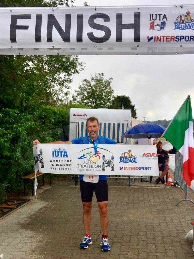 Volontario di Ail Cuneo ex malato di mieloma completa una tripla Ironman