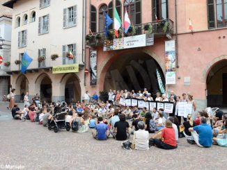 Presidio sotto il comune in solidarietà a Carola Rackete, comandante Sea Watch 2