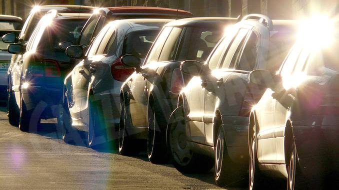 auto coda smog1 No al semaforo contro lo smog per le famiglie a basso reddito