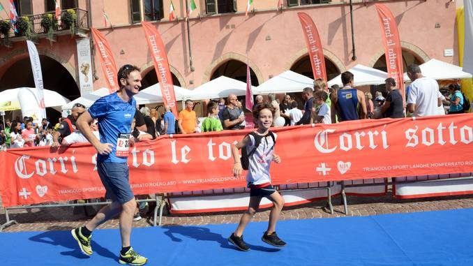 alba corri torri 23 Alba: grande partecipazione a Corri sotto le torri Alba nel cuore 22
